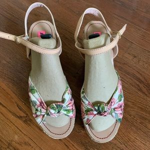 Betsy Johnson shoes size 7.5M